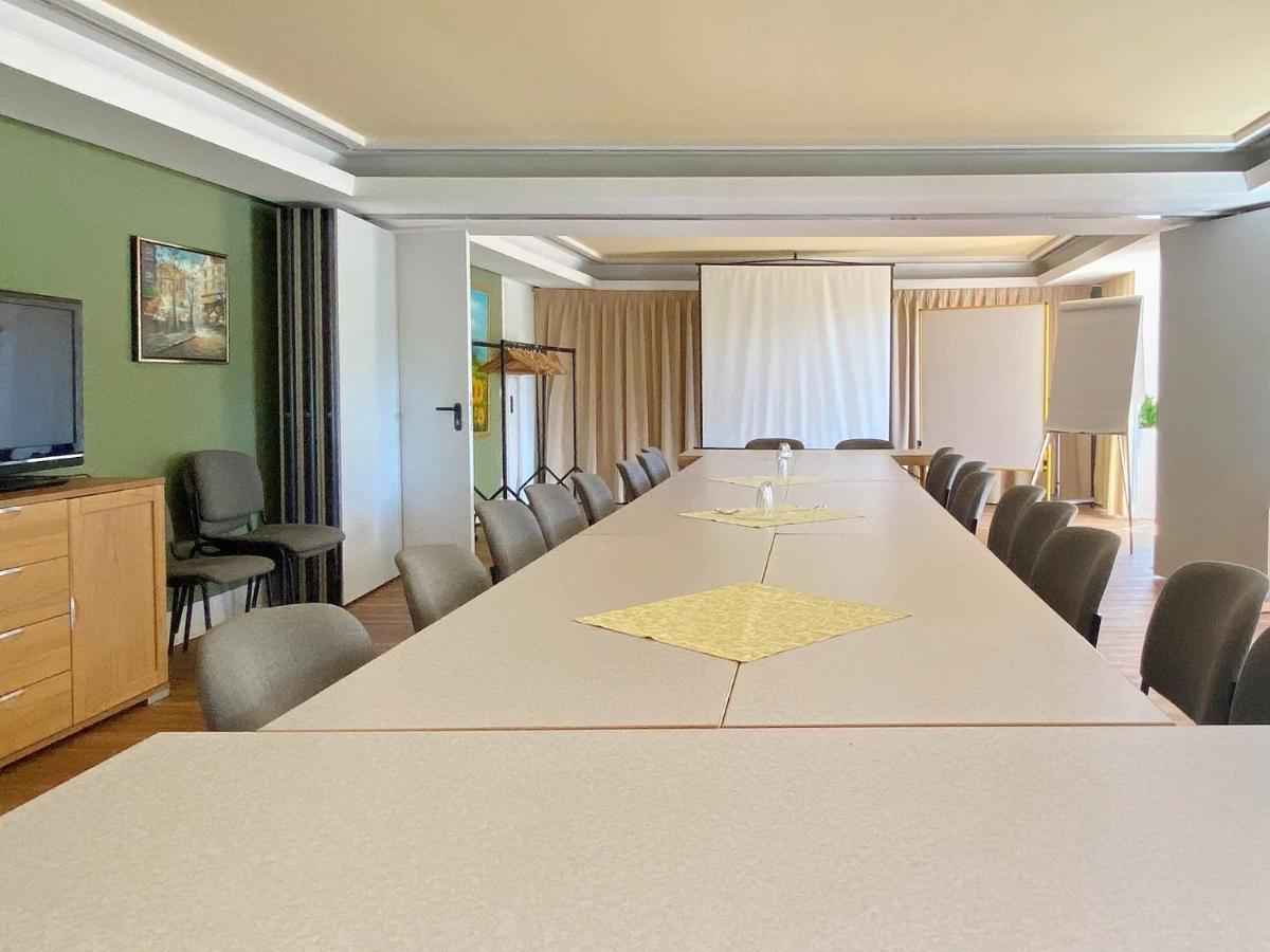 Hotel Zum Gruenen Turm Hohen Neuendorf Esterno foto