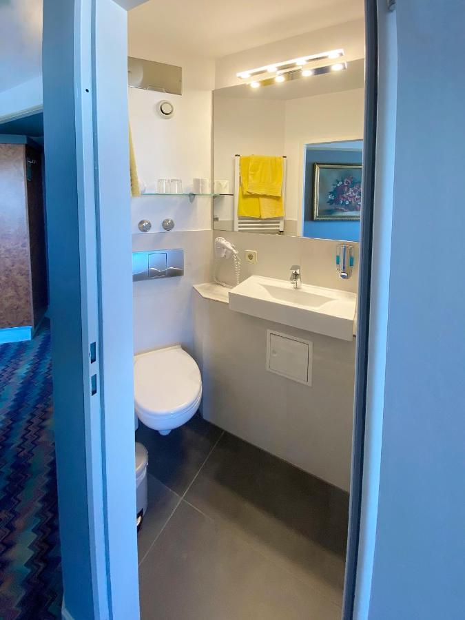 Hotel Zum Gruenen Turm Hohen Neuendorf Esterno foto